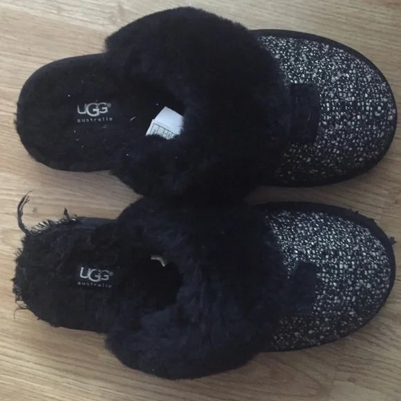 UGG | Shoes | Ugg Slippers Well Worn Not In Best Condition  display picture 3